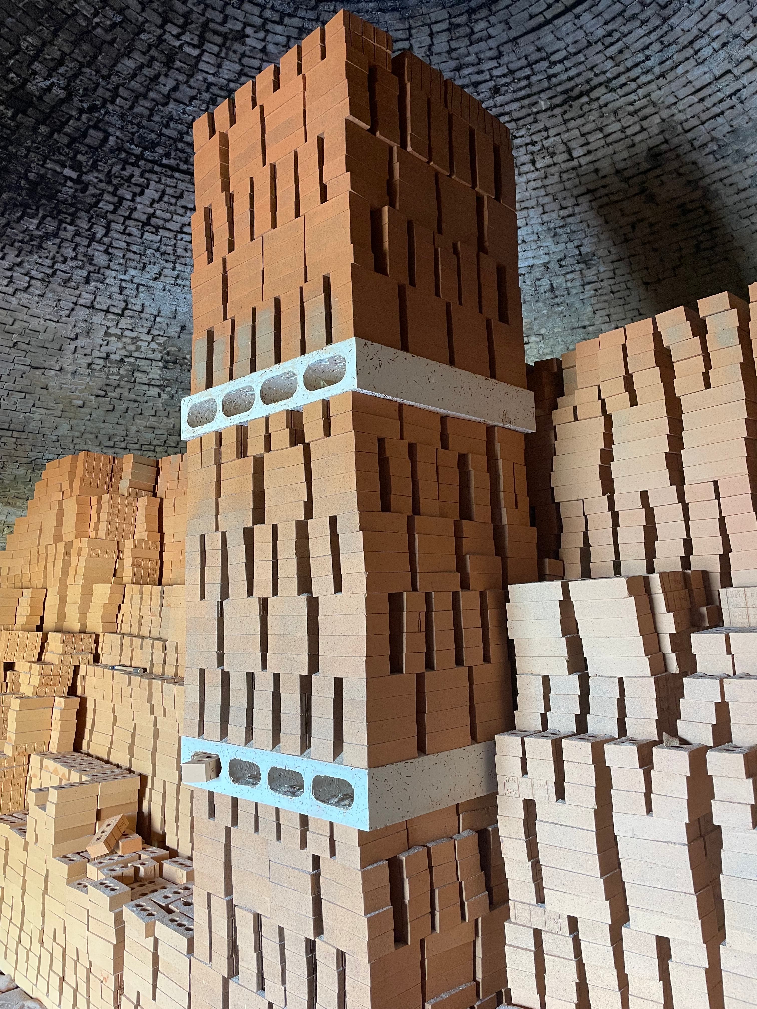 Custom designed refractory pallets in a kiln